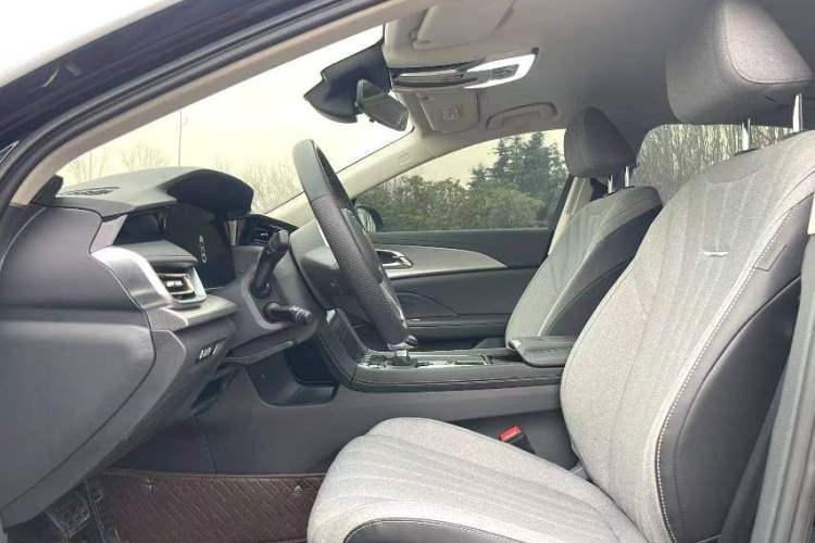 Used Hongqi H5 2024 1.5T DCT Smart Connect Flagship Edition
