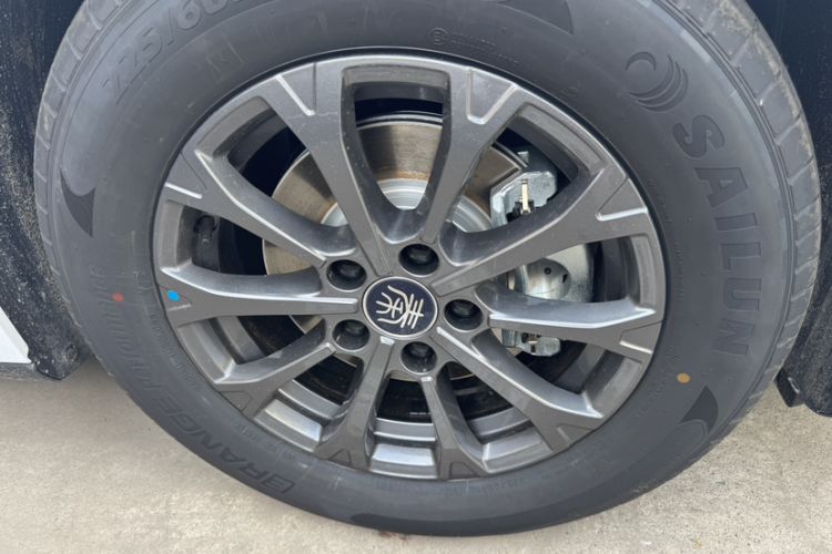 Used BYD Qin L 2025 DM-i Smart Drive 80KM Leading Model