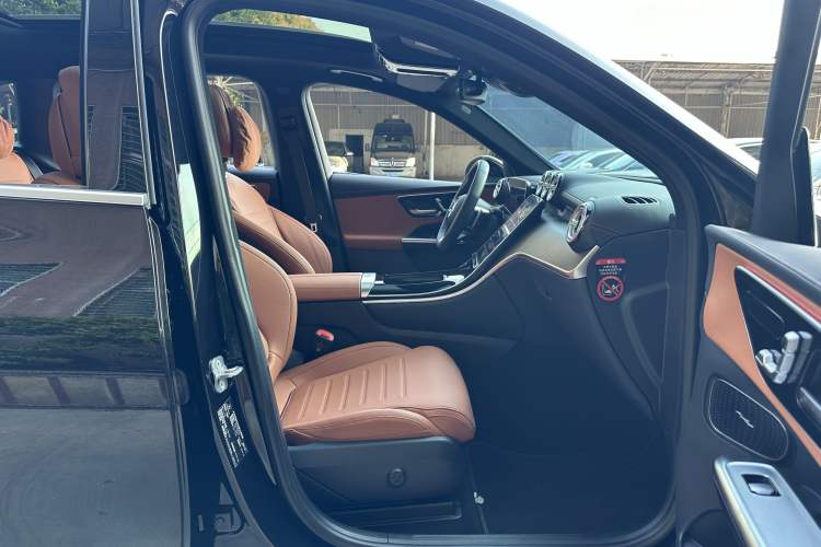 Used Mercedes-Benz GLC 2023 Refreshed GLC 300 L 4MATIC Dynamic Edition 5 Seats