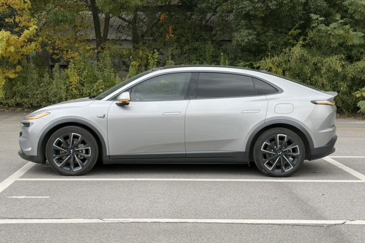 Used ONVO L60 2024 60 kWh Rear-Drive Version
