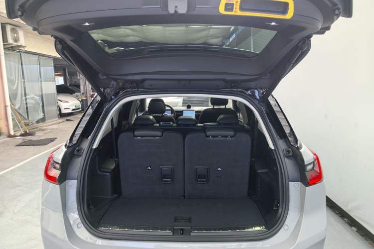 Used Nio ES8 2018 355 km Base Version 7-Seater Edition