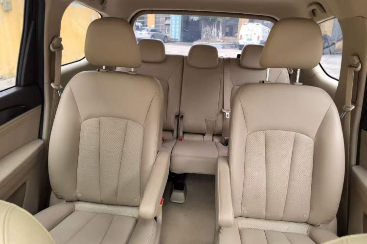 Used Baojun 730 2016 1.5T Manual Luxury Edition 7 Seats
