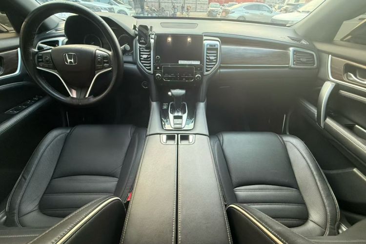 Used Honda UR-V 2017 240TURBO Two-Wheel Drive Luxury Edition China V
