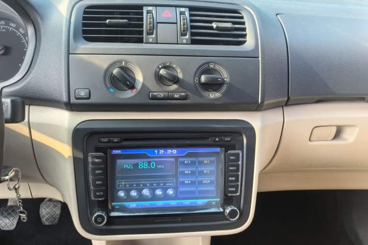 Used Skoda Fabia 2014 1.4L Manual Crystal Edition
