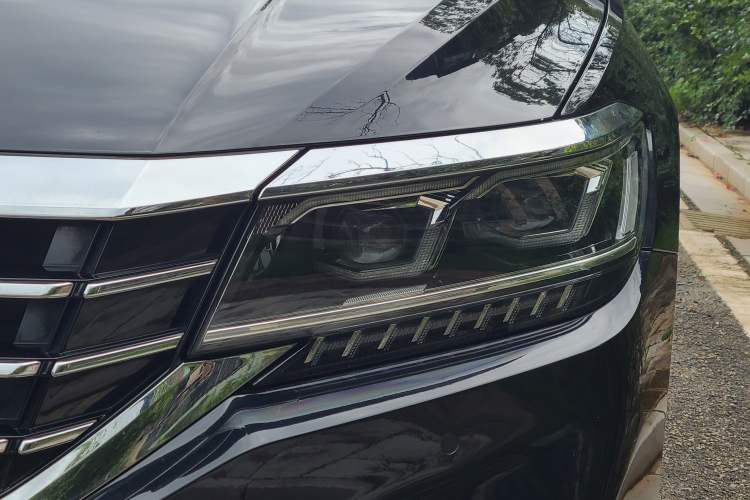 Used Volkswagen Passat 2019 330TSI Luxury Edition China VI Standard
