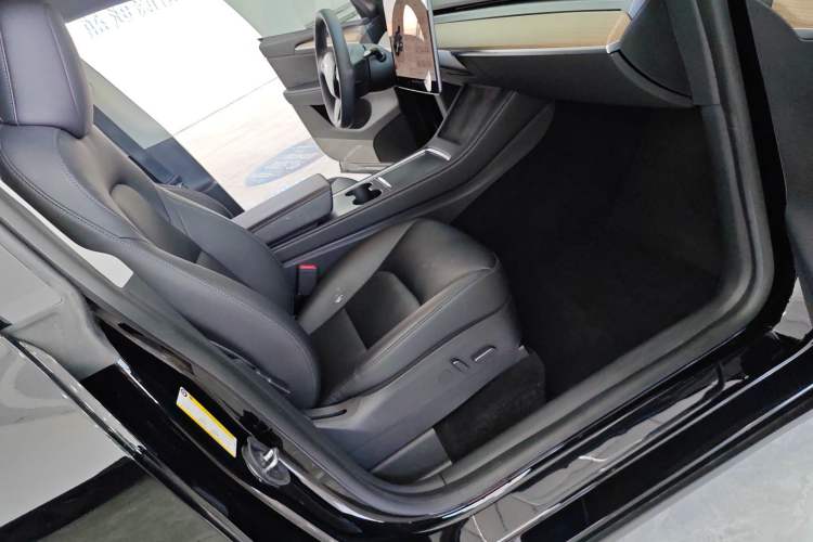 Used Tesla Model Y 2022 Rear-Wheel-Drive Version
