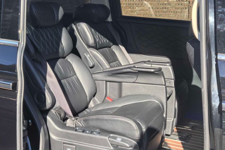 Used Honda Elysion 2019 2.0L Hybrid Luxury Edition
