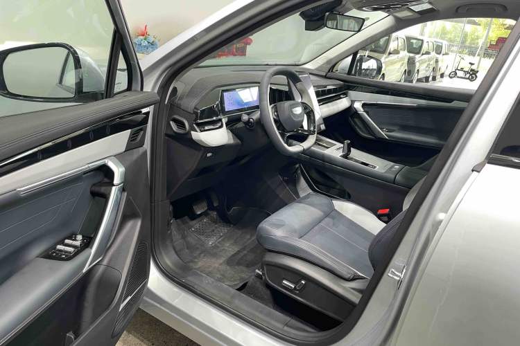 Used Geely Auto FX11 2023 1.5TD DCT Glory Edition
