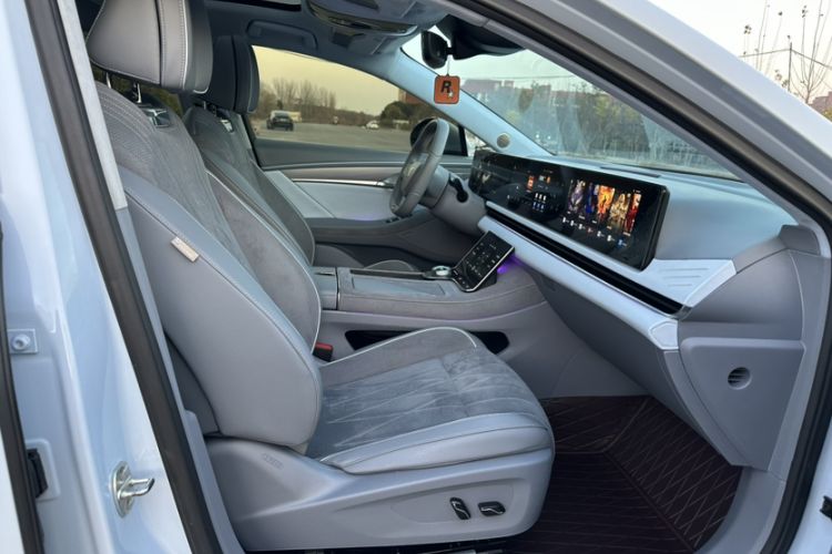 Used VOYAH PASSION 2023 Four-Wheel Drive Standard Edition
