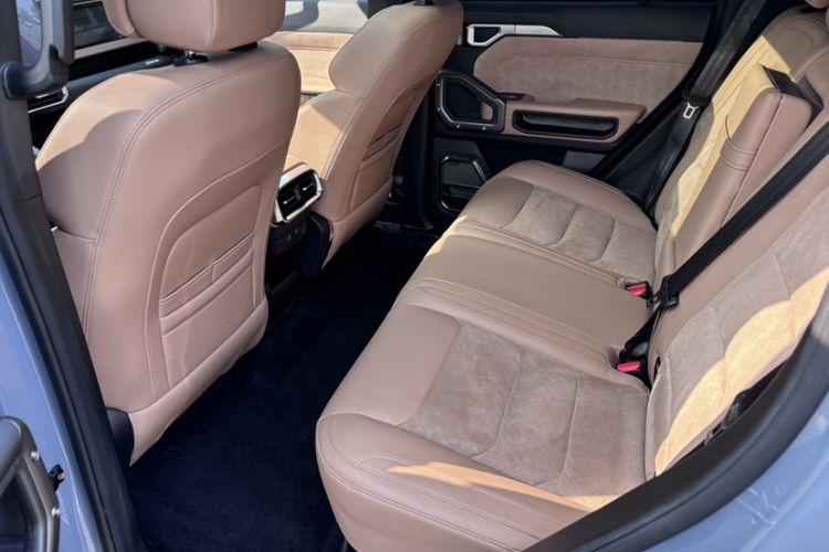 Used JETOUR Traveler 2023 2.0T All-Wheel Drive CrossPRO+
