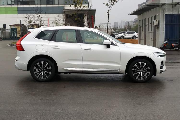 Used Volvo XC60 2025 B5 Four-Wheel Drive Smart & Advanced Luxury Edition
