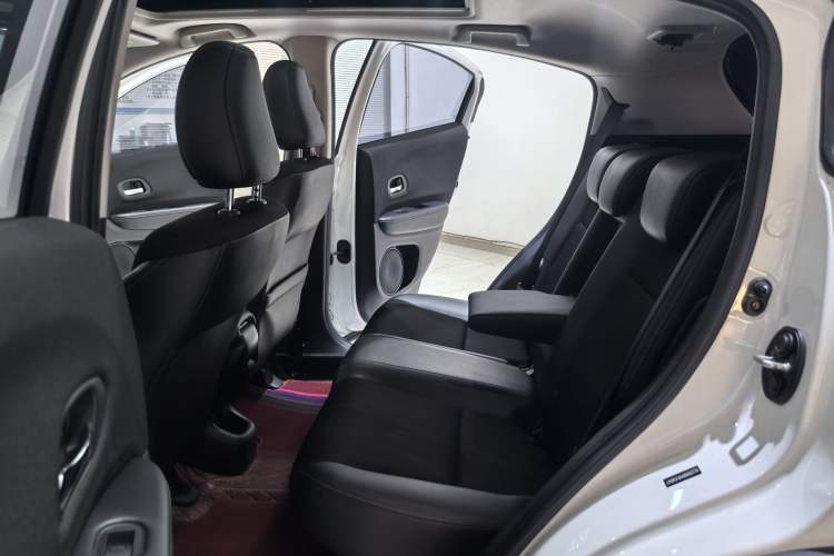 Used Honda Vezel 2020 1.5L CVT Pioneer Edition
