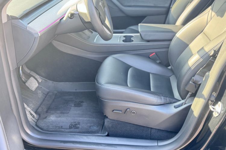 Used Tesla Model Y 2023 Long-Range All-Wheel-Drive Version
