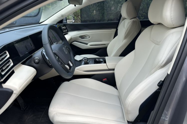 Used BYD Qin L 2025 DM-i Smart Drive 80KM Leading Model
