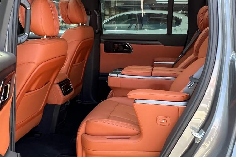 Used  01 2024 Deluxe 6-Seater Long-Range Version
