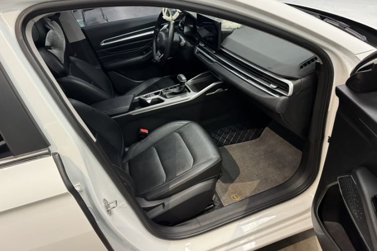 Used Geely Auto Emgrand 2023 4th Generation Champion Edition 1.5L CVT Prestige Model
