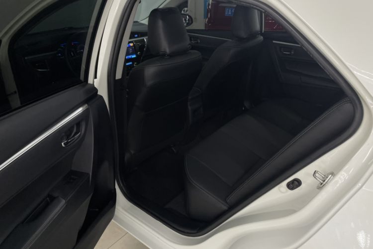 Used Toyota Corolla 2016 Dual-Engine 1.8L E-CVT Elite Edition
