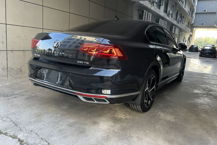 Used Volkswagen Magotan 2023 2 Million Units Limited Edition 330TSI DSG Leading Version
