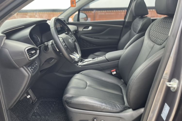 Used Hyundai Santa Fe 2019 380 TGDi DLX Automatic Two-Wheel Drive Prestige Plus Version China VI Standard
