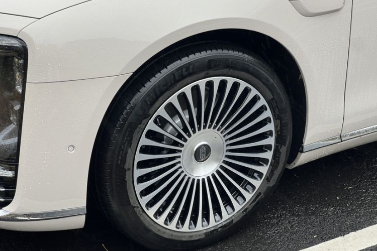 Used Hima S800 2025 Model, Range-Extended Starlight Premium Edition, 5 Seats
