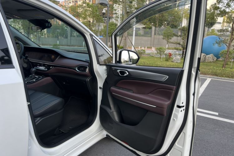 Used GAC Trumpchi M6 2023 PRO 270T DCT Luxury Edition
