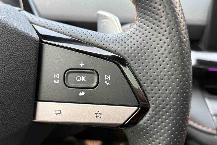 Used Changan UNI-V 2022 1.5T Prestige Version