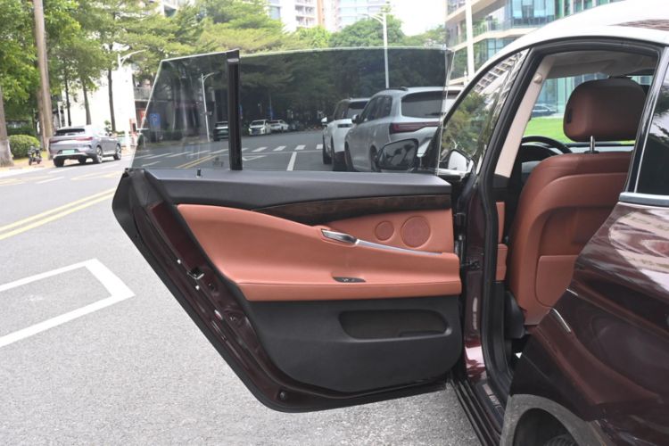 Used BMW 5 Series GT 2015 528i Leading Model