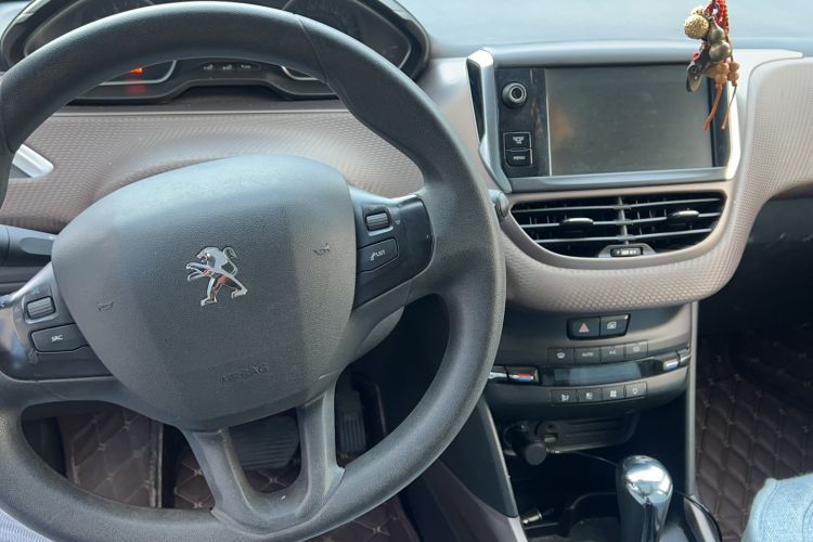 Used Peugeot 2008 2014 1.6L Automatic Excellence Edition
