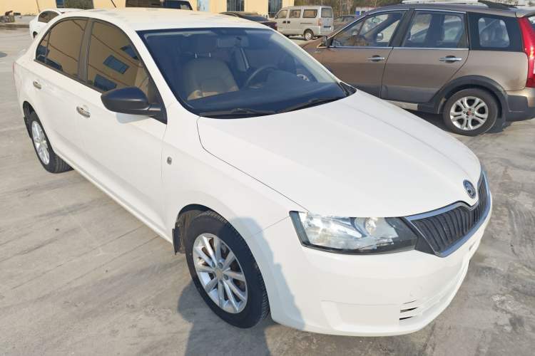 Used Skoda Rapid 2013 1.6L Manual Enjoyment Model
