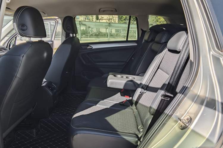 Used Volkswagen Tiguan L 2019 330TSI Automatic Two-Wheel Drive Luxury Edition China V Standard
