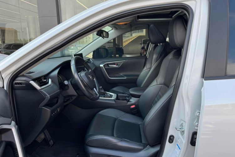 Used Toyota Wildlander 2022 2.0L CVT 4x4 Luxury PLUS Edition
