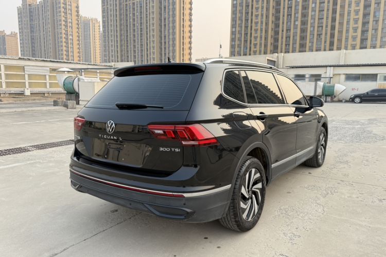 Used Volkswagen Tiguan L 2024 Outstanding Model 300TSI Automatic Two-Wheel Drive Longteng Edition
