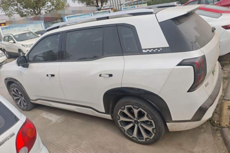 Used AION V 2024 Aion Tyrannosaurus 650 Smart Premium Edition
