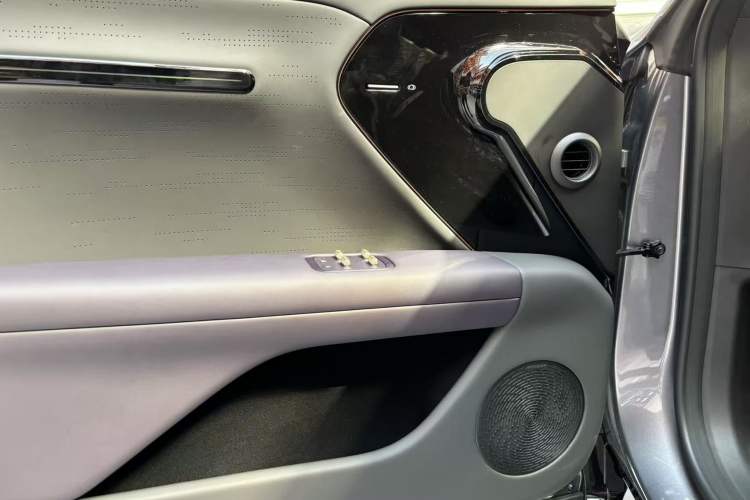 Used  07 2024 Max Pure Electric Edition
