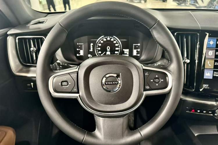 Used Volvo XC60 2019 T5 4x4 Smart Edition China V Standard
