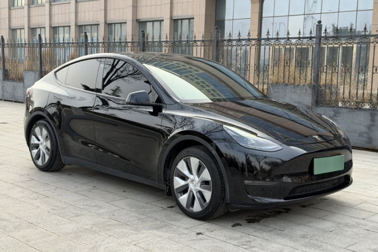 Used Tesla Model Y 2023 Long-Range All-Wheel-Drive Version