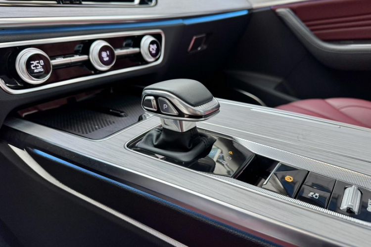 Used Hongqi HS5 2025 2.0T Two-Wheel-Drive Xuan Ying Edition