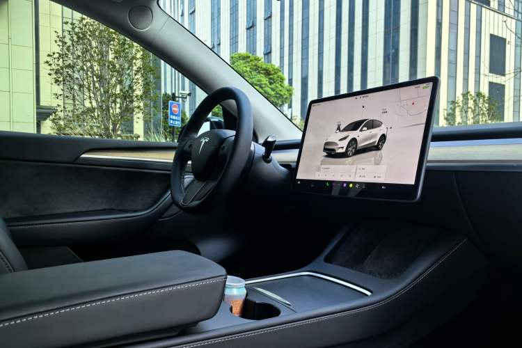 Used Tesla Model Y 2022 Rear-Wheel-Drive Version
