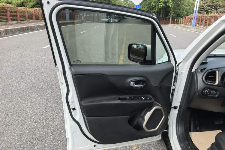 Used  Renegade 2016 1.4T Automatic Jingneng Edition
