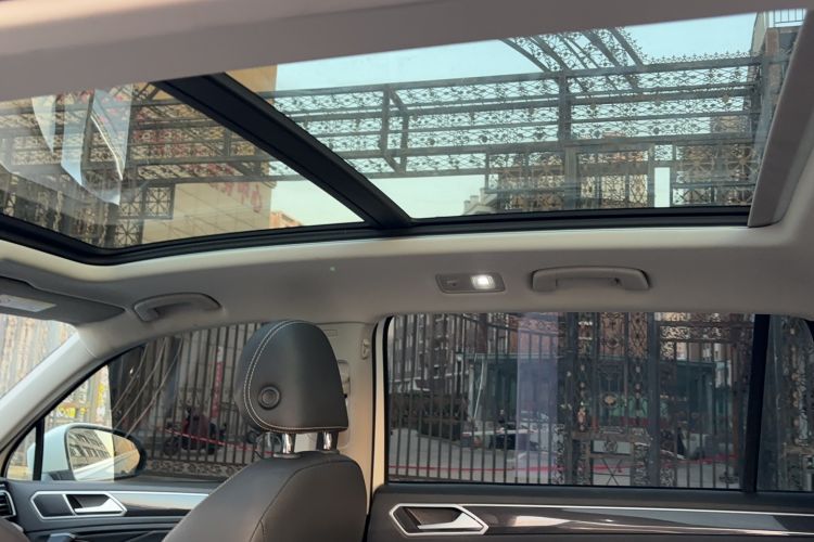 Used Volkswagen Tiguan L 2024 300TSI Automatic Two-Wheel Drive Smart Edition