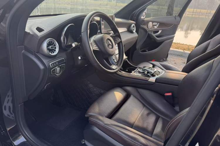 Used Mercedes-Benz GLC 2019 GLC 260 L 4MATIC Luxury Model
