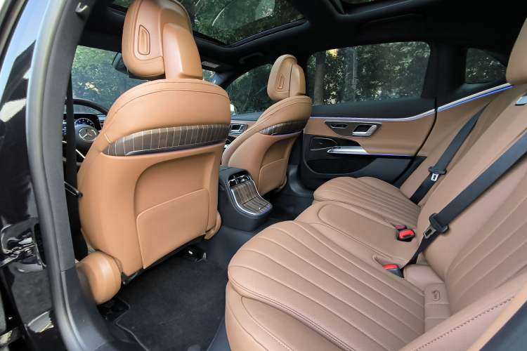 Used Mercedes-Benz E-Class 2025 E 300 L Stylish Model