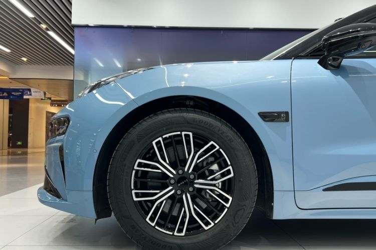 Used Zeekr 001 2025 WE Edition 100 kWh Rear-Wheel Drive