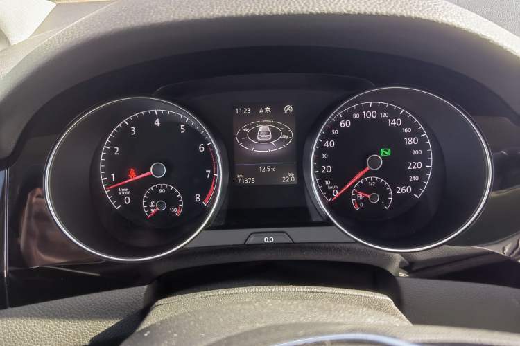 Used Volkswagen Golf 2015 1.4TSI Sportsvan
