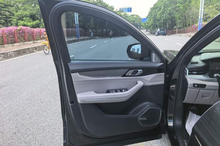 Used Lynk & Co 09 EM-P 2023 2.0TD EM-P Long-Range Version PM 7-Seater
