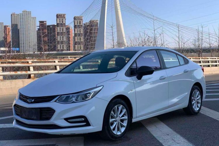 Used Chevrolet Cruze 2018 320 Automatic Pioneer Sunroof Edition
