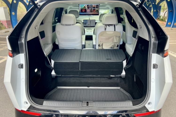 Used XPeng X9 2024 702 Ultra-Long Range Max