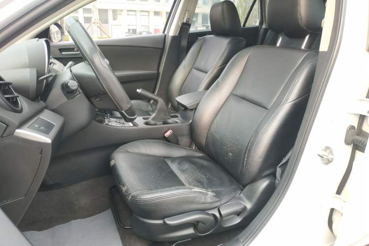 Used Mazda Mazda 3 2015 Hatchback 1.6L Automatic Elite Model
