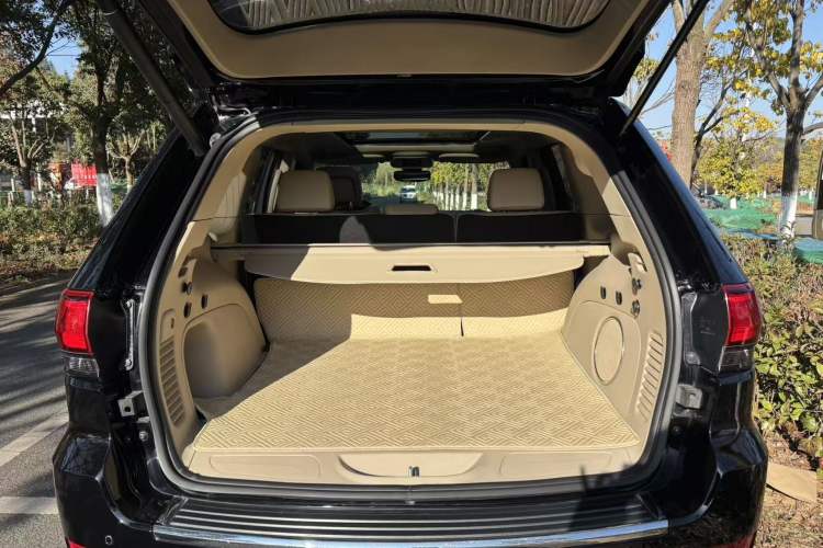 Used  Grand Cherokee 2020 3.0L Elite Navigation Edition
