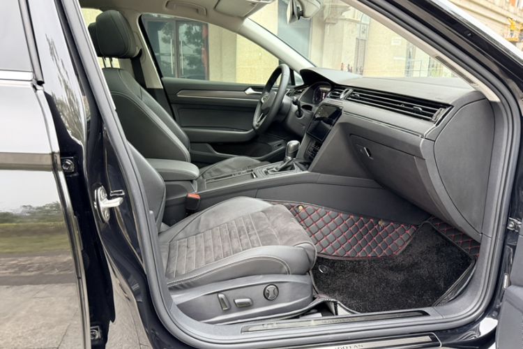 Used Volkswagen Magotan 2020 330TSI DSG Luxury Edition
